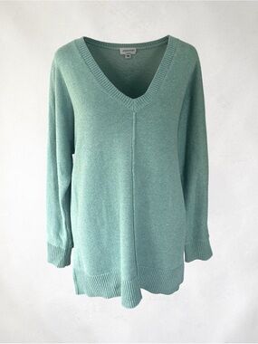 Tahari Mint Green V-Neck Knit Sweater